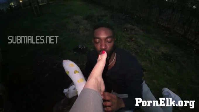 EliteFeetStreet - Fashionably Late - Public Punishment Under Katlyns Command - Ft Katlyn Moree  [FullHD 1080]