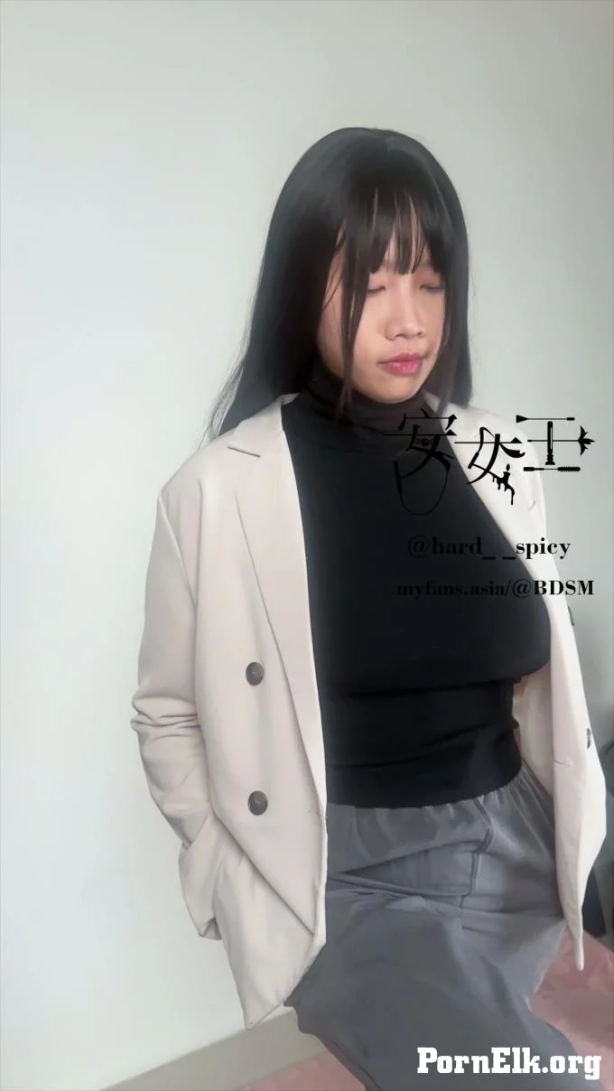 Mistress Ann - Smash His Balls With My Heel  [FullHD 1080]