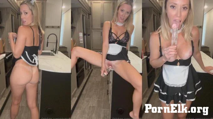 Vicky Stark - Maid  [FullHD 1080]