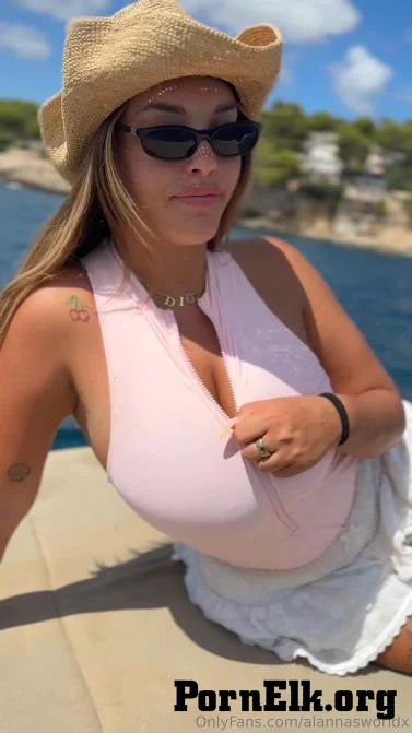 Alanna Pow - Vacation Turns Filthy [SD 1920p]