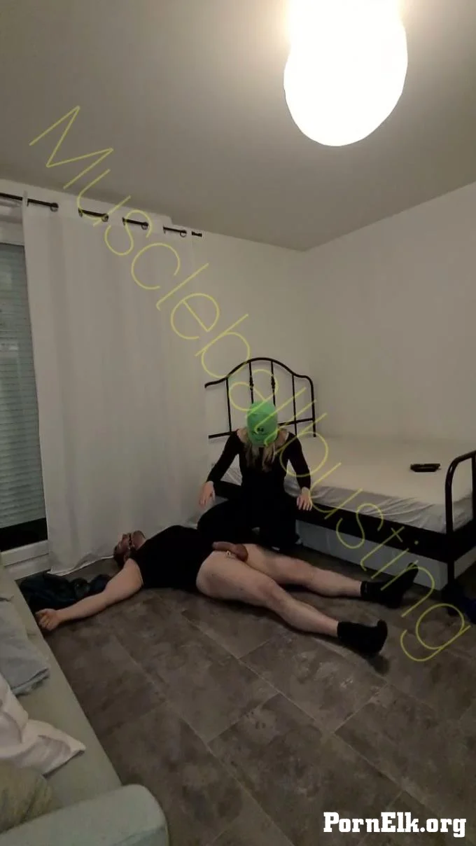 Muscle Ballbusting - Miss Xoeani Kicks My Balls Clip 1  [HD 720]