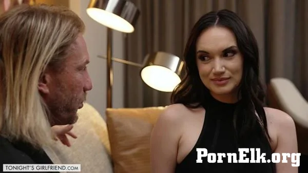 Paris Lincoln - Paris Lincoln proves she's the perfect fit for the part as she transforms into a professional secretary for an intimate, roleplay - driven fan experience [SD 480p]