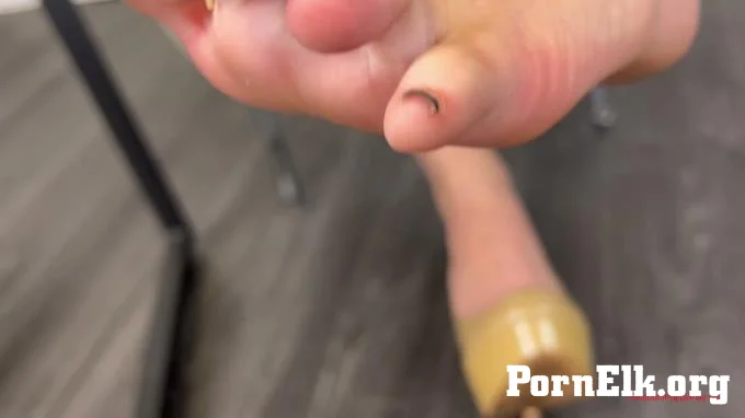 Femdom Puppy Play - Ashlynn Makes Her Boss Her Slave  [FullHD 1080]