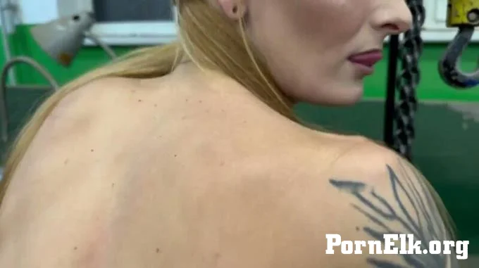 Lessia-Mia - Dumme Azubine - Au?er Ficken kann ich nix  [FullHD 1080]