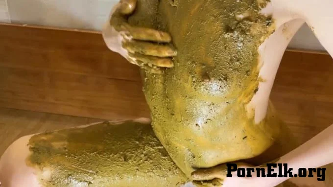 PooGirl  pooping doggystyle, smearing the whole body, ass and face, chewing shit  [HD 1280]