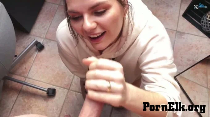 Dirty_Desire - Sie lachelt wahrend mein Sperma in ihren Mund spritzt  [FullHD 1080]