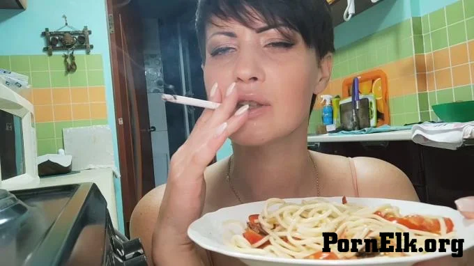 JuliaCrown - Cook disgust food pasta for slave  [HD 720]