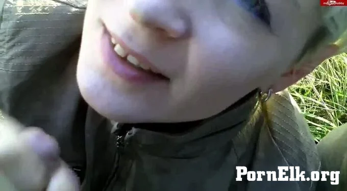 hot-shy-teen - Double Blowjob auf der Stra?e  [HD 720]