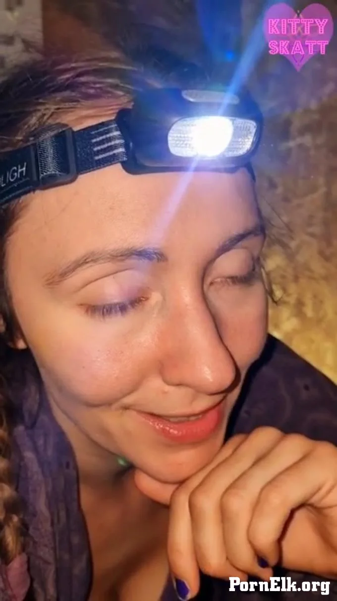 Kitty Skatt  3 constipated festival logs  [SD 404]