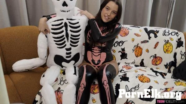 Kloe Love - Lust at First Fright BTS Updated [UltraHD 4K 2160p]