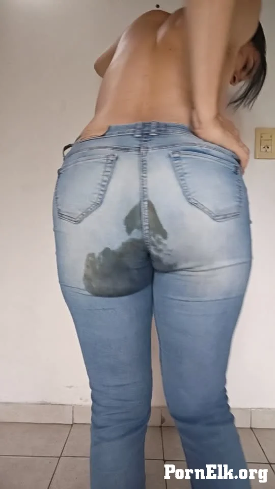 Amy_Dirty00  My Jeans Are Overflowing With Diarrhea!  [SD 540]
