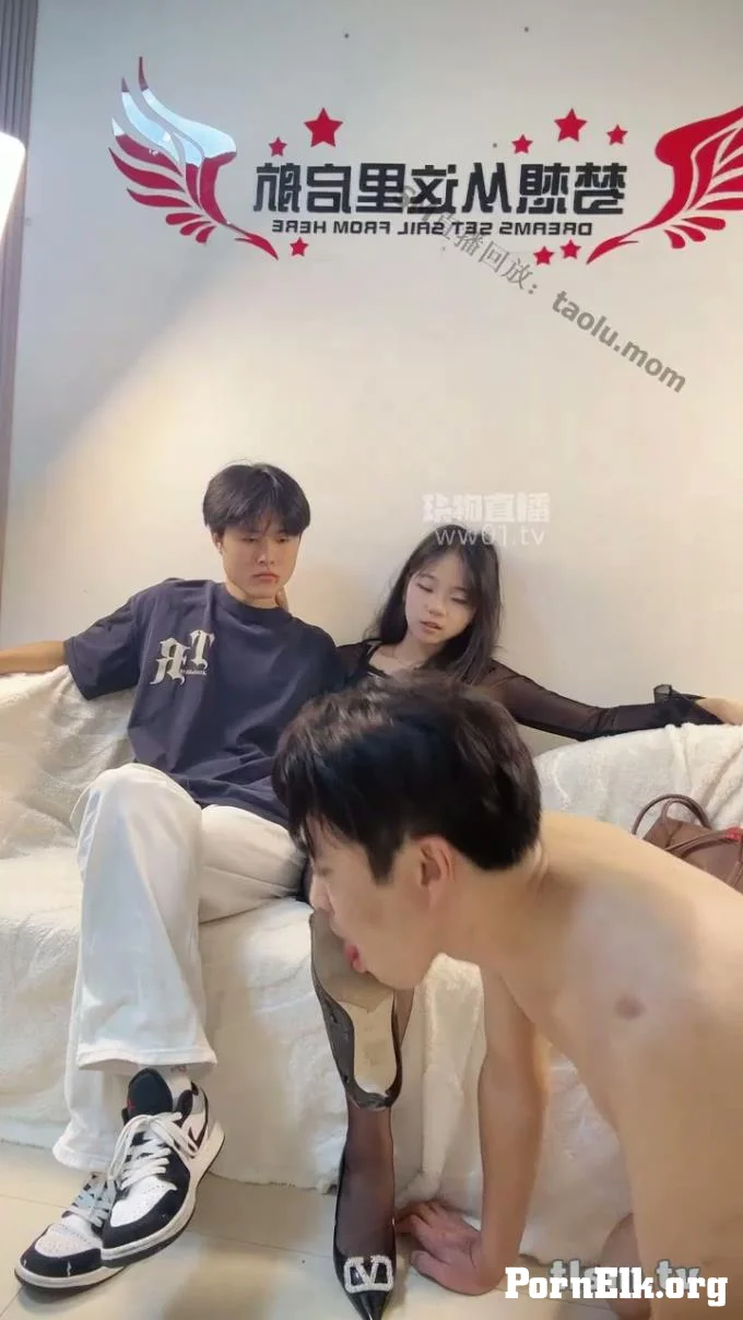 Taolusm - Asian Goddess Er Gou - Little Liu Yifei And Her Boyfriend Playing With Dogs  [HD 720]