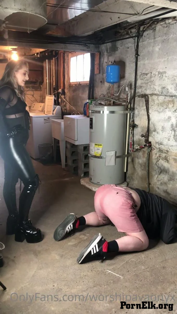 Goddess Ava Onyx - Ball Busting And Wedgie On A Fresh Slave I Love The Way It Squirms  [FullHD 1080]