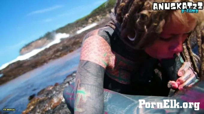 Anuskatzz - Outdoor POV Blowjob - Schlampig durch die Wellen - Lily Lu  [FullHD 1080]