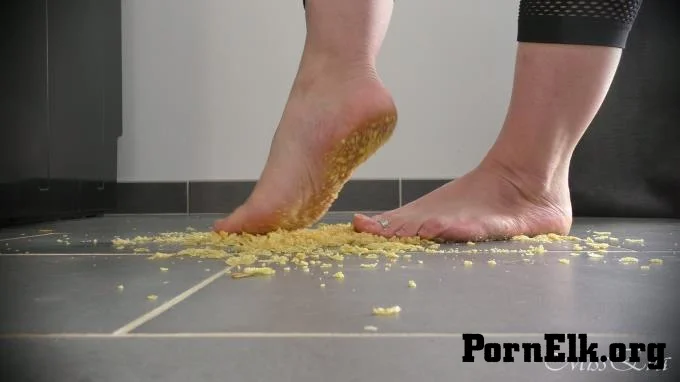 France Goddess Eva - Crushing chips Rabaissement  [FullHD 1080]