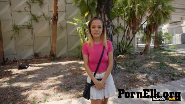 Melia Avelin, Don Sudan - Baddie on Vacation Gets Fucked on The Bus [UltraHD 4K 2160p]