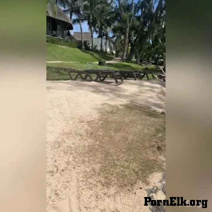 Spuirtcouplexxxx - Offentlicher Strand Mauritius mit Beobachter  [8K+ 1080]