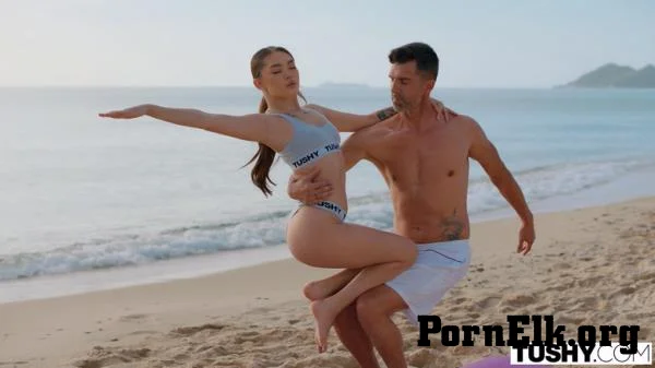 Kwini - Petite Cutie Gets Her Gorgeous Tiny Ass Filled [UltraHD 4K 2160p]