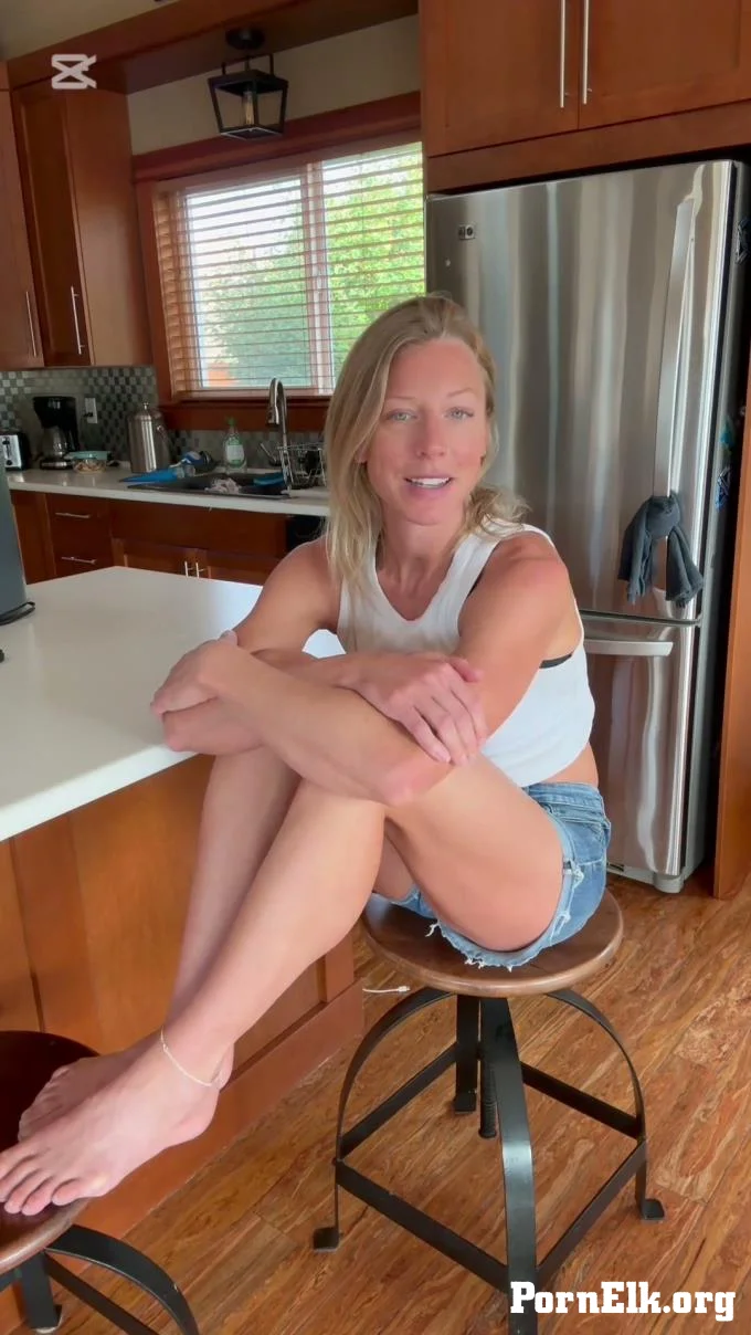 JodisLips - Exchange student punished by mum  [FullHD 1080]