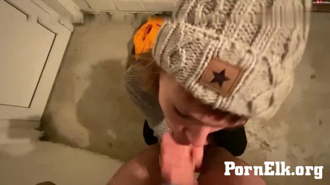 Anne-Eden - 2te Runde im Treppenhaus  [FullHD 1080]