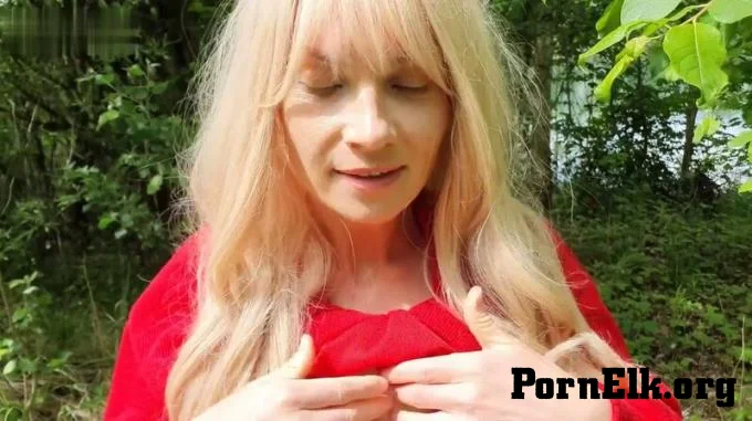blondes_teen_girl - ERWISCHT - Wild Pissen im Wald endet mit Blowjob - MEGA STRAHL  [FullHD 1080]