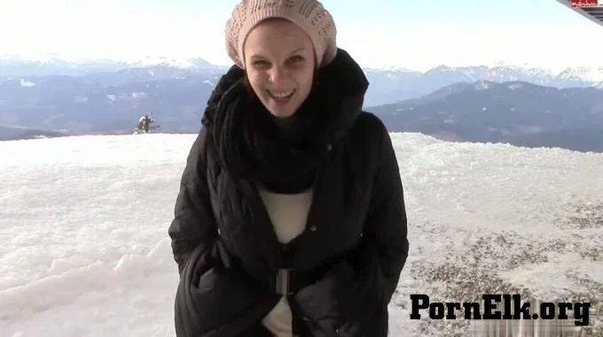 MaryWet - PISSEN auf der SKI-PISTE  [FullHD 1080]