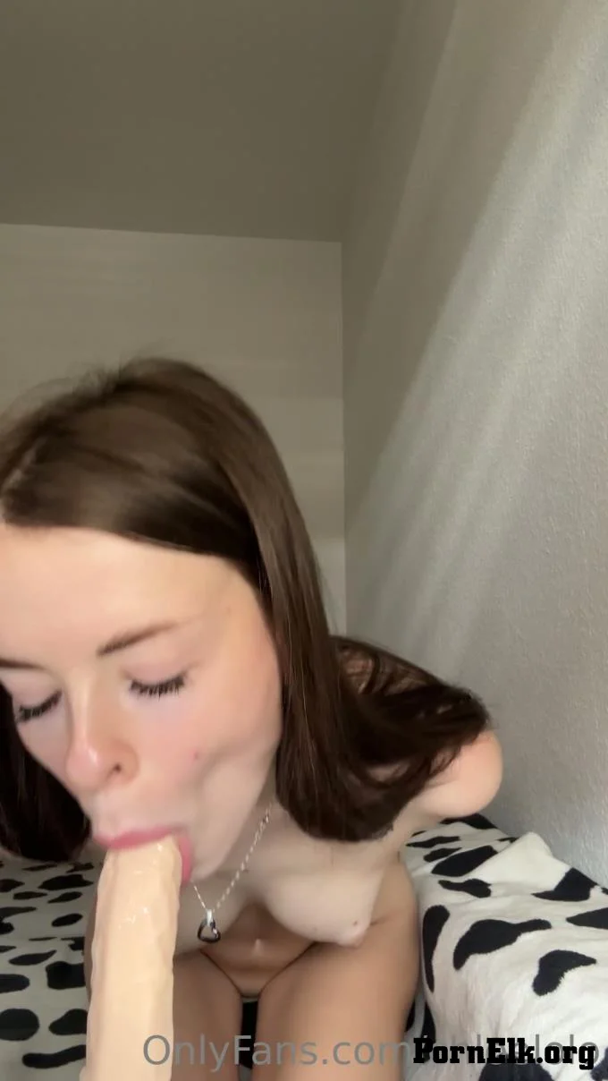 chloecuttie (chloelolo) - Dildo Blowjob  [FullHD 1080]