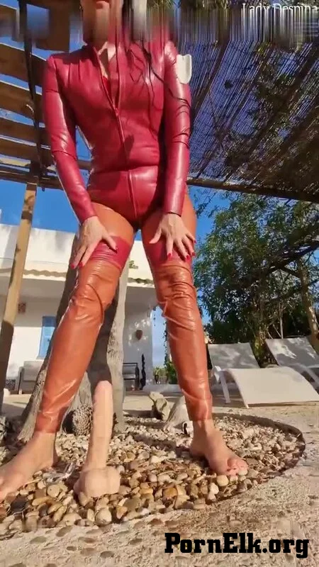 Lady-Naomi-Rouge - POV - Der Doppel Dildo Piss  [SD 608]