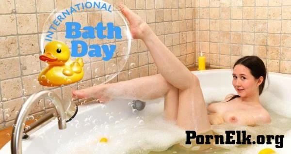 Lesly Nilson (aka Chloe Vale) - International Bath Day 2026 [UltraHD 4K 2160p]