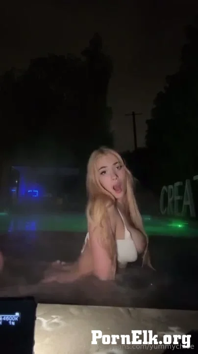 Curvy Chloecollins2.0 Gets Plowed In The Pool  [SD 404]