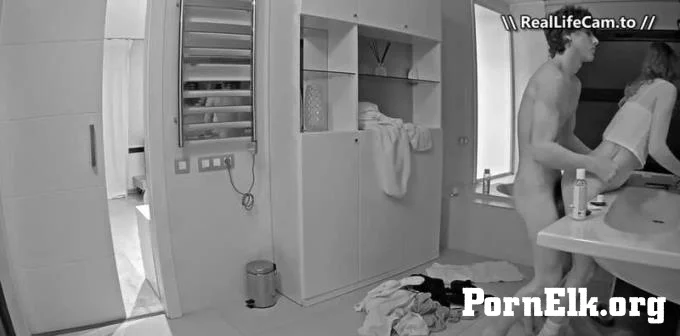 Reallifecam - Gelia Suck Her Guest On The Floor In Bathroom And Have Sex From Behinde 06.06.2026  [SD 604]