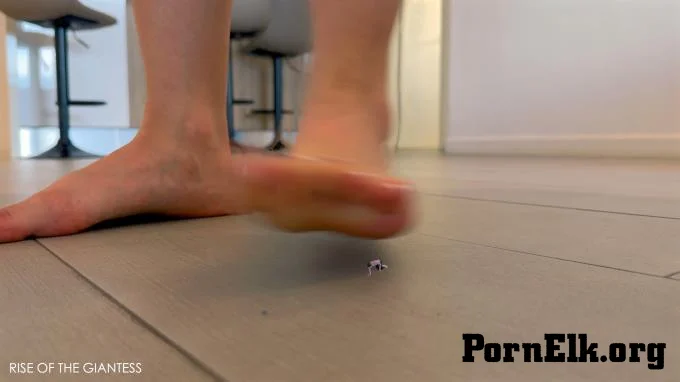Rise Of The Giantess - YOGA makes me HUNGRY - 4K Giantess Gabi  [4K 2160]