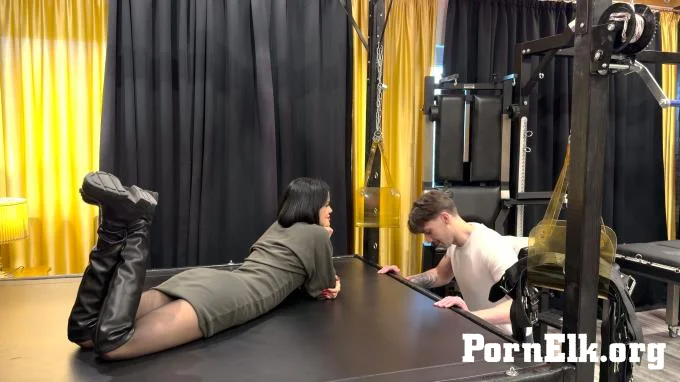 Jolie Berrie - Arm Wrestling Bet 4K  [4K 2160]