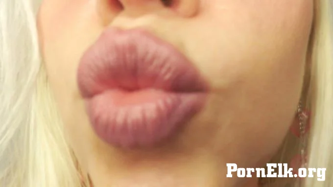 Petite Mercy - Squeezing stomach and pushing together folding to make rolls  [FullHD 1080]