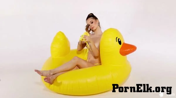 Molly Little - Bubble Tease [FullHD 1080p]