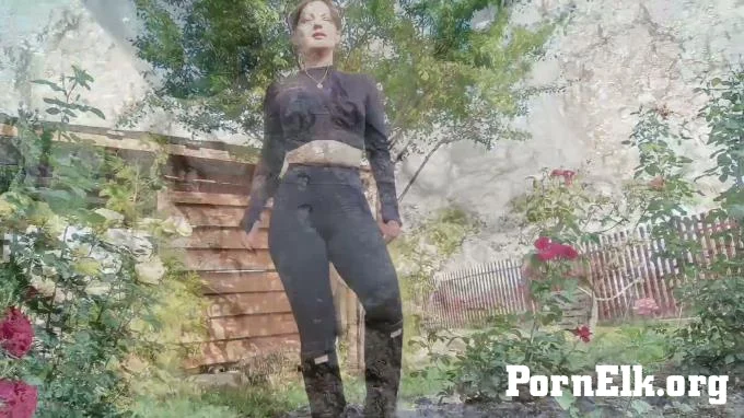 JuliaCrown - BootSlut Training Outdoor Edition  [FullHD 1080]