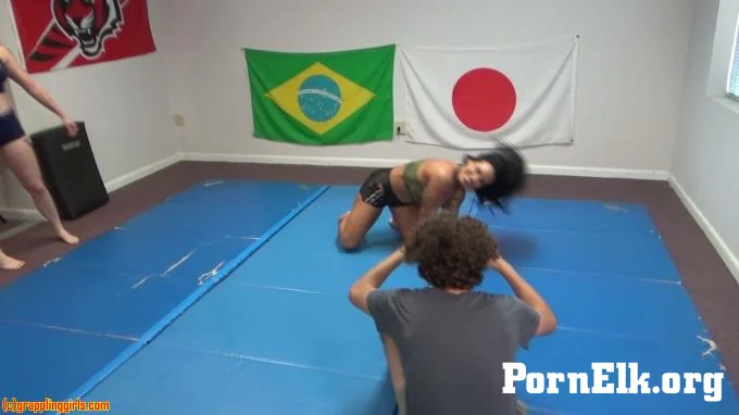 Grappling Girls In Action - Ggstrongwoman43  [FullHD 1080]