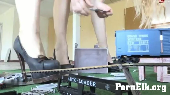 Tiny_Loly - pervert train crush  [HD 720]