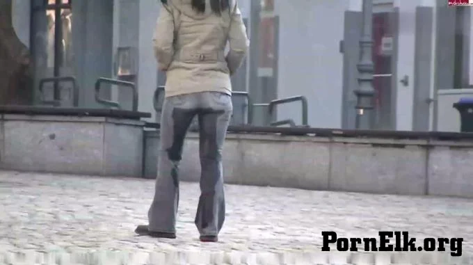 Paarfetisch34 - Marktpissing direkt in meine Jeans  [FullHD 1080]