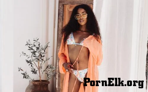 Mia Love - Poolside Seduction  [FullHD 1080]