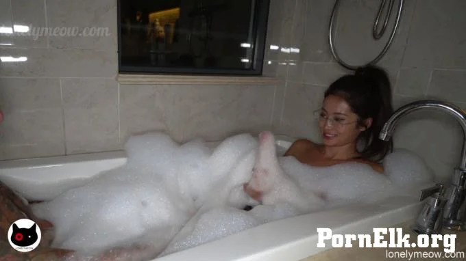 Lonely Meow - The Asian Housewife You Need  [FullHD 1080]