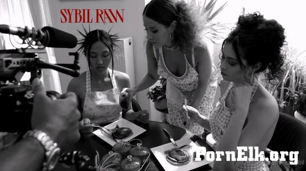 Sybil, Sybil A, May Thai, Alissa Foxy - MTV Cribs [FullHD 1080p]