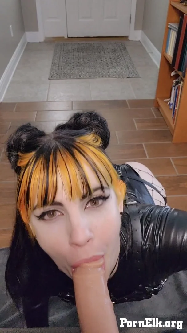 prettyinpunk92's Messy Domme Demands A Brutal Slobbering Blowjob  [FullHD 1080]