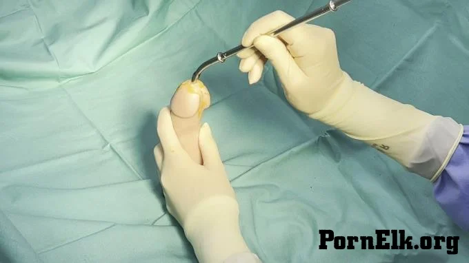 Aria Nicole - Extreme Urethral Stretching With Finger  [FullHD 1080]