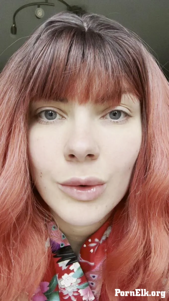 Yourhikerbabe - Encouraged Bi - Making You Watch Shemale Porn  [FullHD 1080]