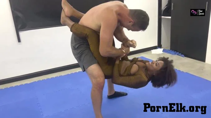 Kink Sports - Mighty Monica crushes him with her power thigh squeeze  [FullHD 1080]