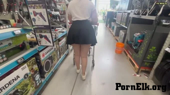 Crazy-German-Slut - Riskant in Offentlichkeit - Flashen Im Baumarkt  [FullHD 1080]