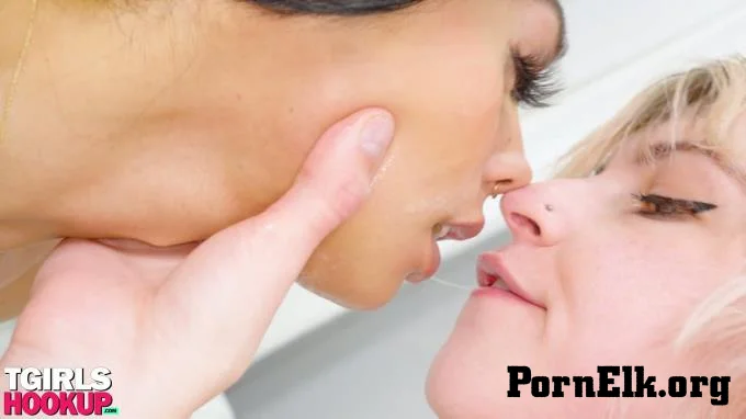 Dream Divyne & Mirage Desire - Objectify Me Please Shemale on Shemale  [FullHD 1080]