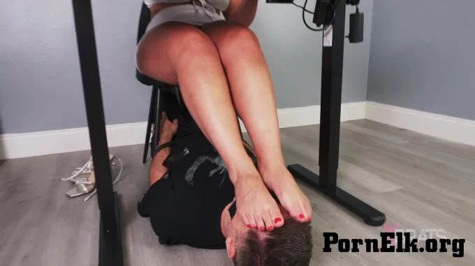 Bratty Foot Girls - Scarlett Venom, Jason Ninja - My Office Footrest  [FullHD 1080]
