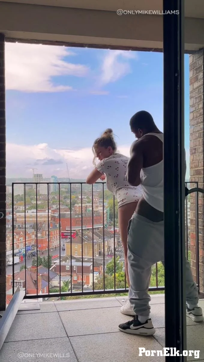 Samantha Joiner - London Balcony Facial With Mike Williams  [HD 720]